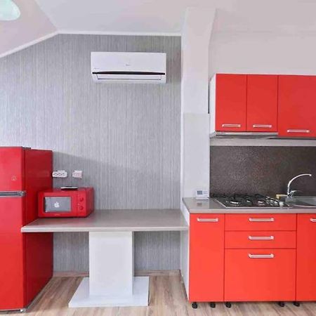 Dana Guest House Орадя Екстер'єр фото